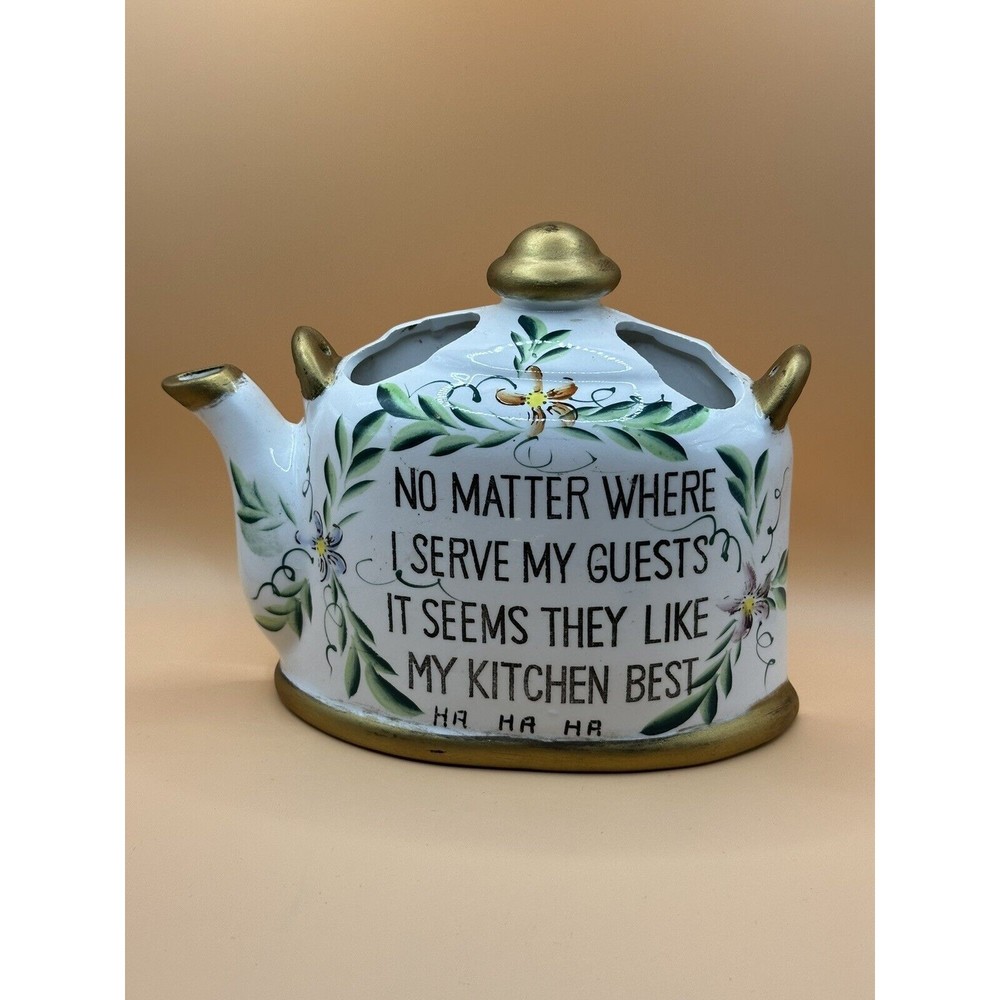 Norcrest Kettle With Kitchen Saying on it Wall Pocket